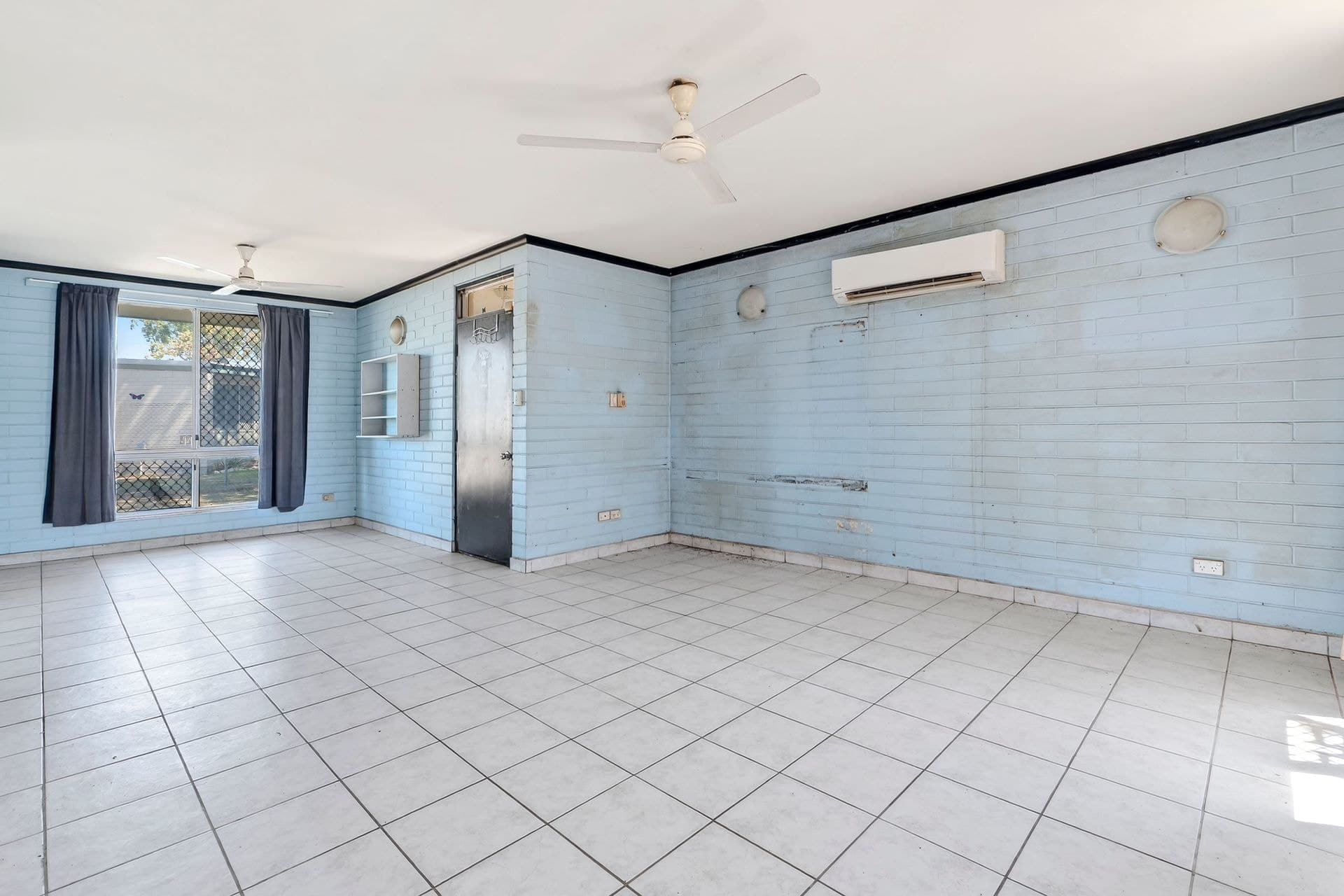 11 Cobham Court, Moulden - Thumbnail 7
