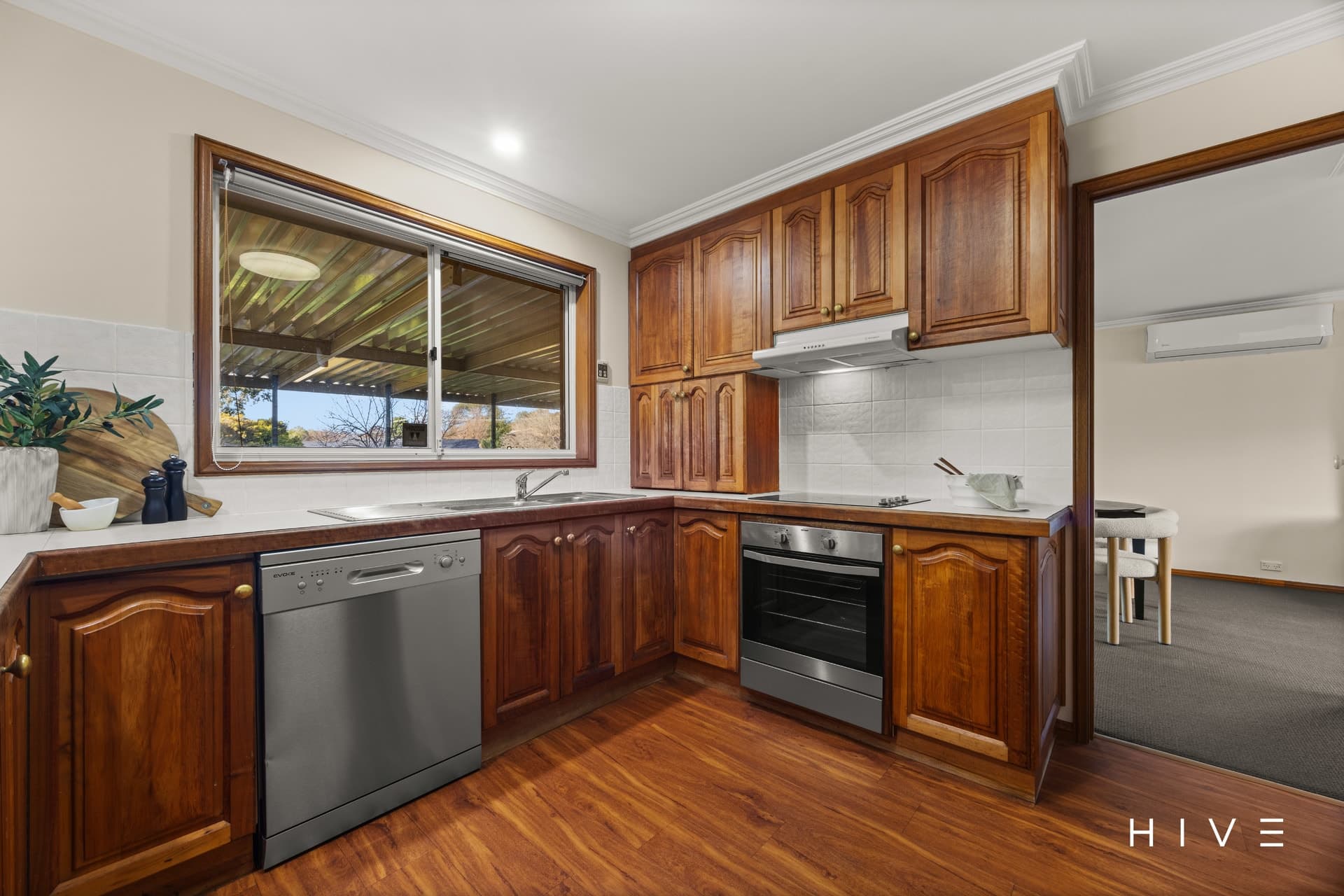 9 Firbank Close, Isabella Plains, Isabella Plains - Thumbnail 6