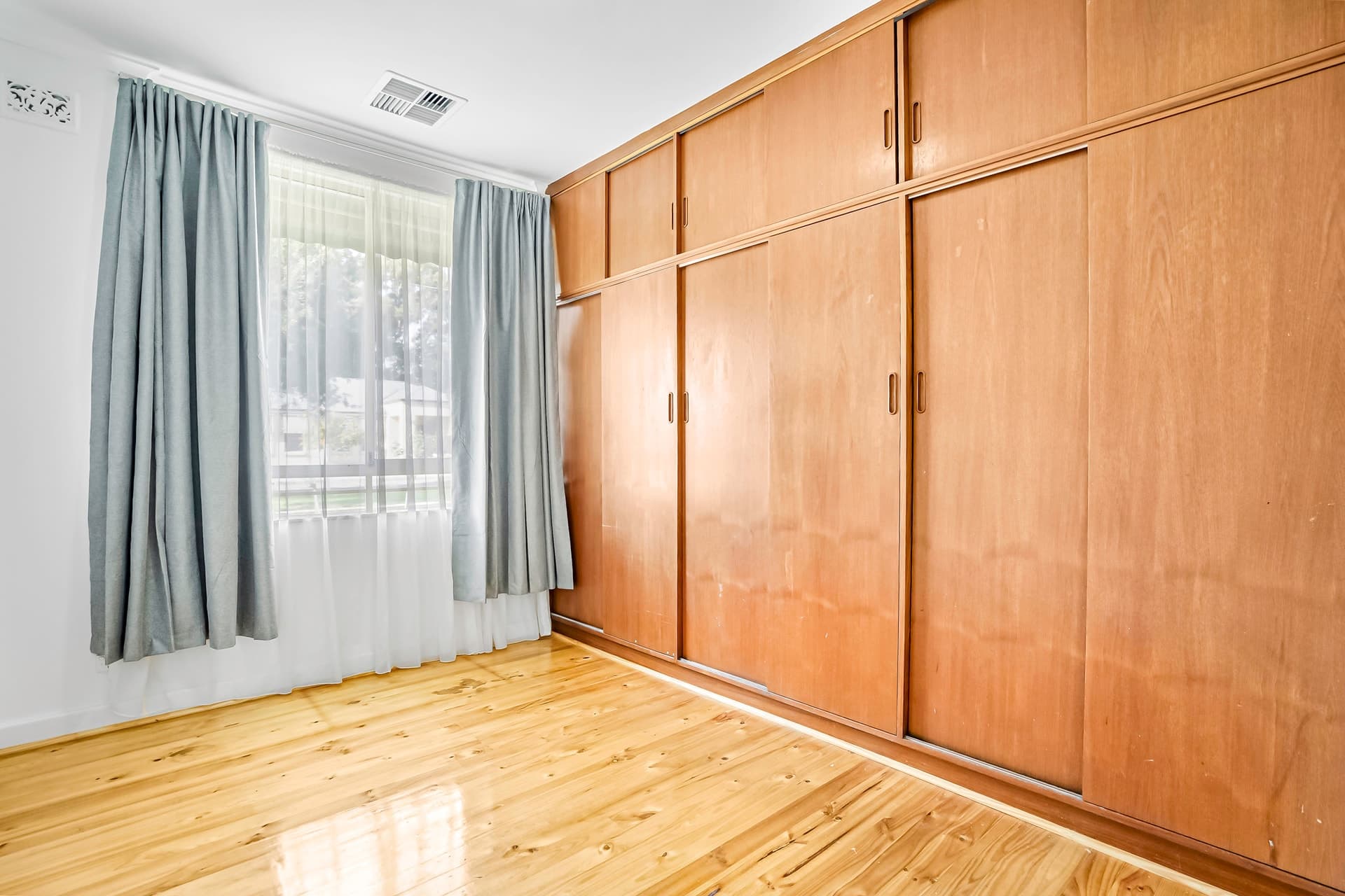 6 Gregory Avenue, Campbelltown, Campbelltown - Thumbnail 5