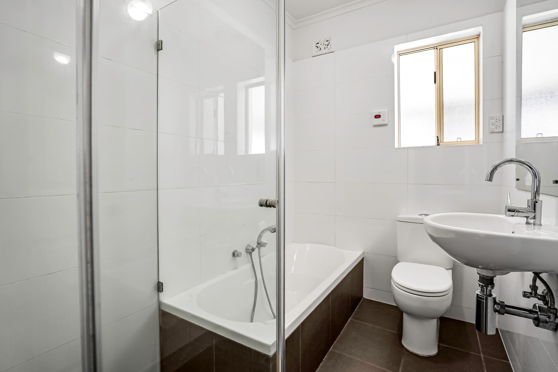 6 Gregory Avenue, Campbelltown, Campbelltown - Thumbnail 8