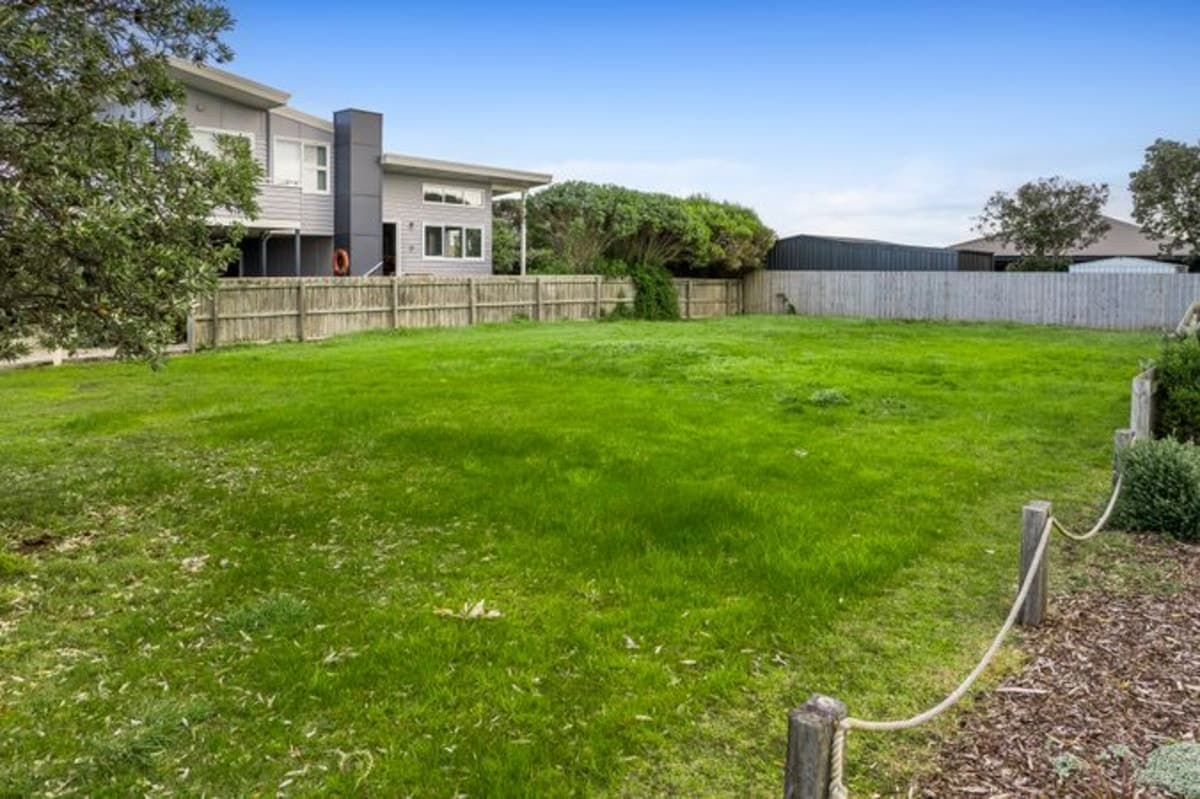 4 Lochard Street, Peterborough, VIC, Peterborough - Thumbnail 5