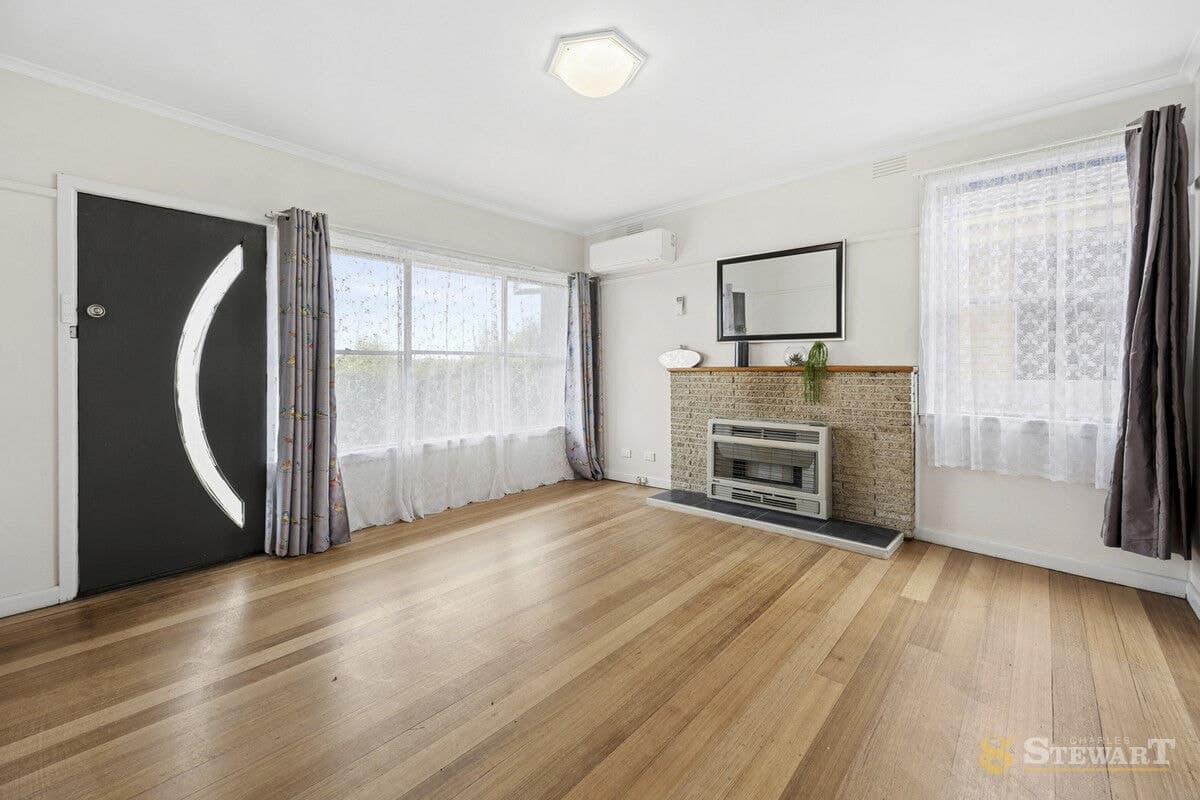 136 Armstrong Street, Colac, VIC, Colac - Thumbnail 2