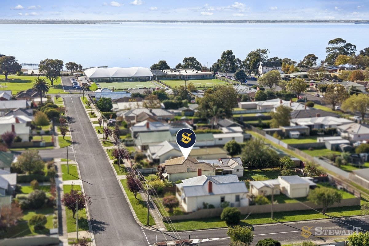 16 McDonald Street, Colac, VIC, Colac - Thumbnail 2