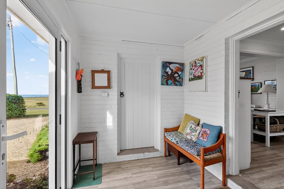 10 Schomberg Road, Peterborough, VIC, Peterborough - Thumbnail 6
