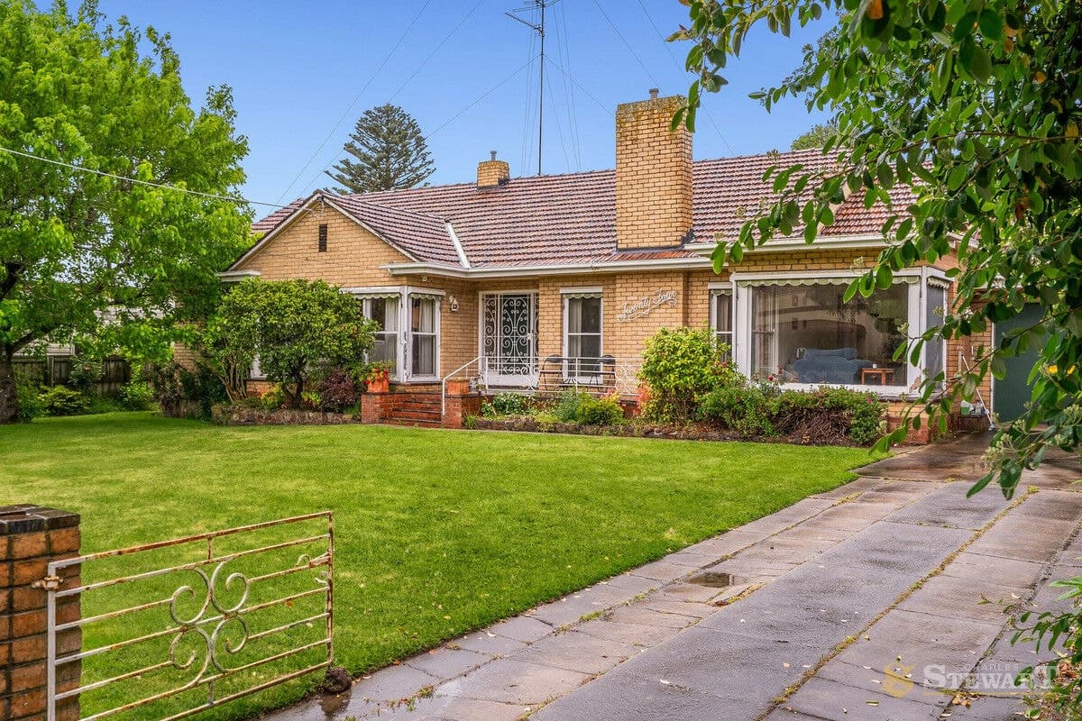 24 Calvert Street, Colac, VIC, Colac - Image 1