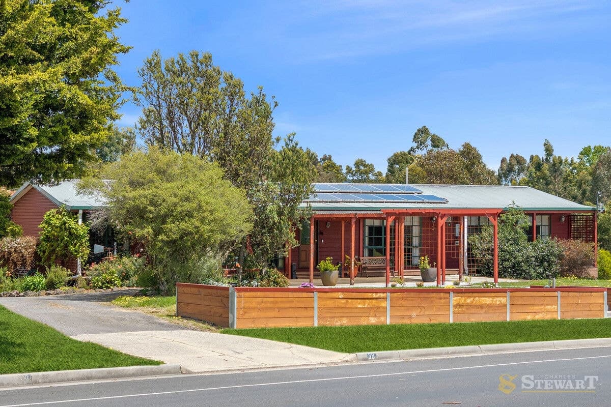 38 Wilson Street, Colac, VIC, Colac - Thumbnail 2