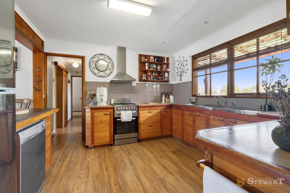 38 Wilson Street, Colac, VIC, Colac - Thumbnail 3