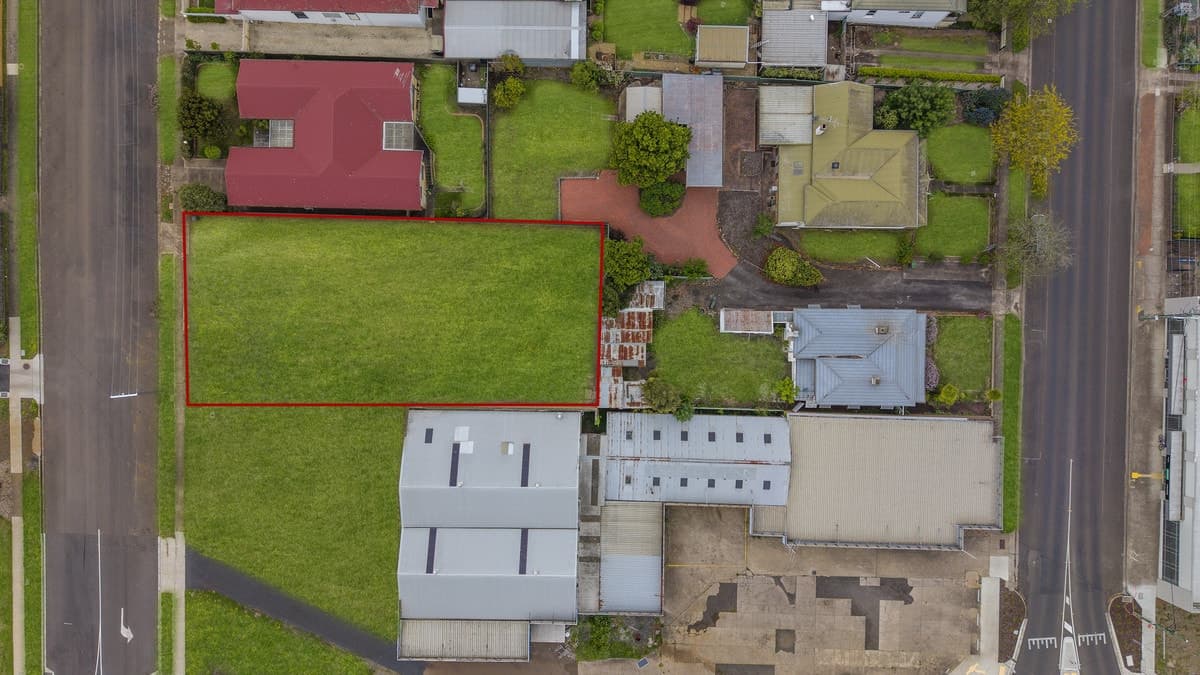 6 Clarendon Street, Hamilton, VIC, Hamilton - Image 1