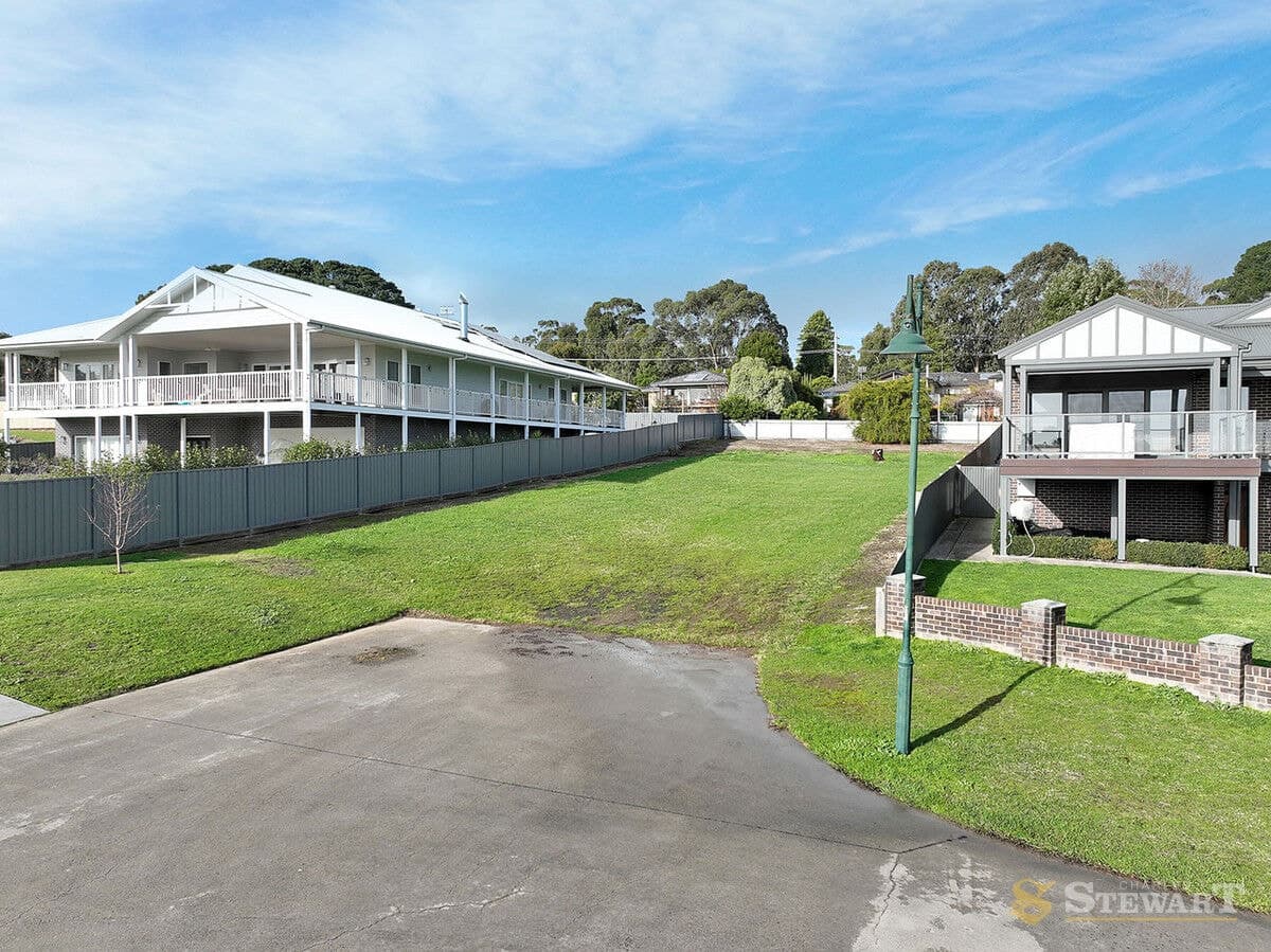 12 Almond Grove, Elliminyt, VIC, Elliminyt - Image 1