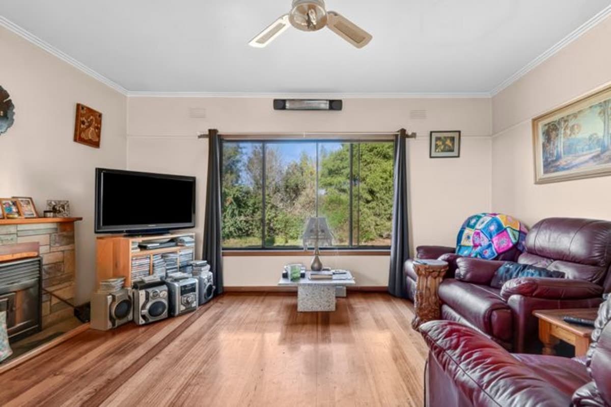 359 Bucks Road, Simpson, VIC, Simpson - Thumbnail 4
