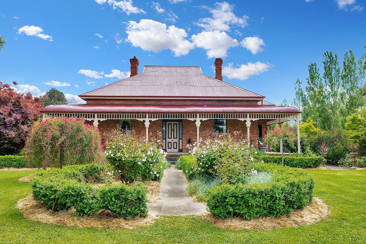 271 Pierrepoint Road, Hamilton, VIC, Hamilton - Thumbnail 2