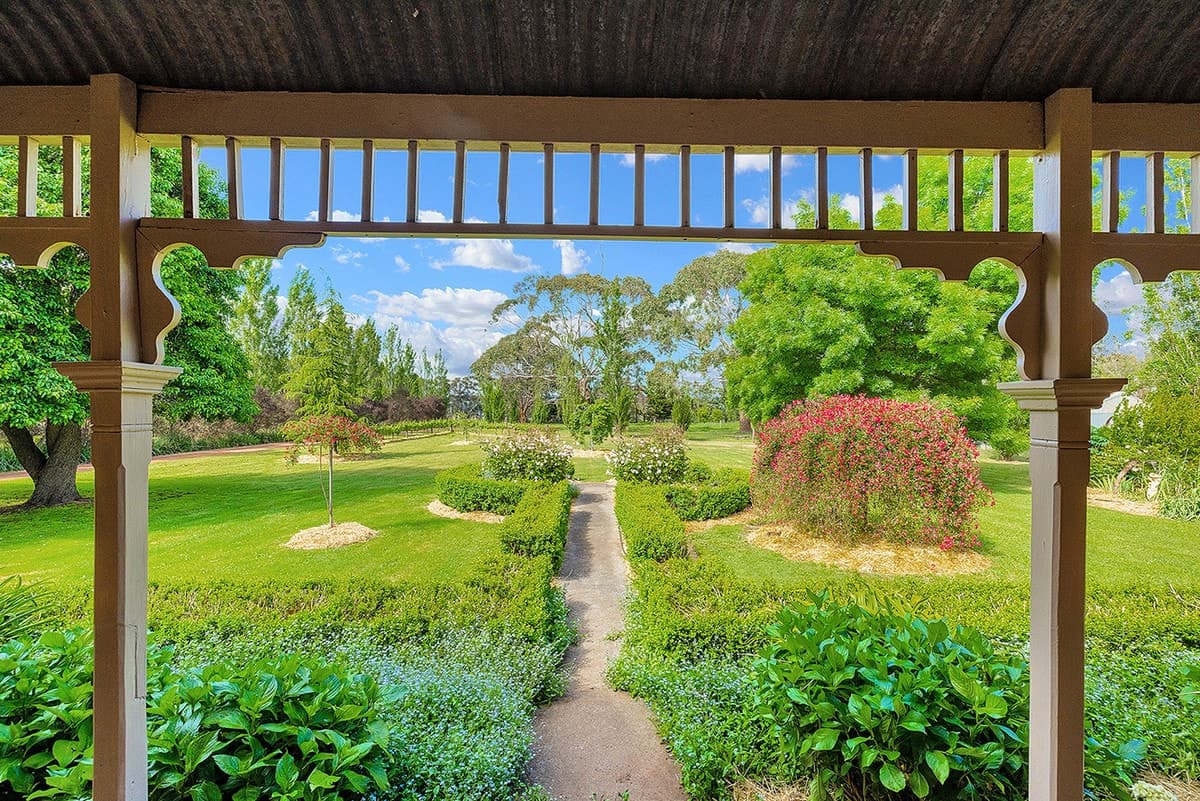 271 Pierrepoint Road, Hamilton, VIC, Hamilton - Thumbnail 3