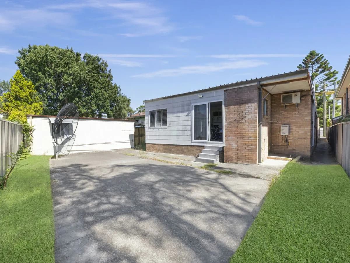 19 Swinbourne Street, BOTANY, Botany - Thumbnail 2