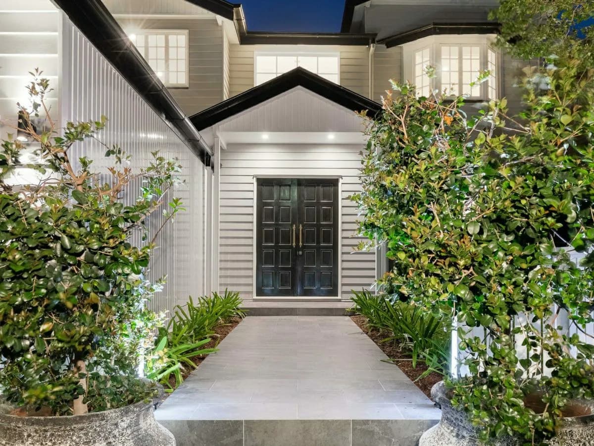 4 Cambridge Street, NUNDAH, Nundah - Thumbnail 2