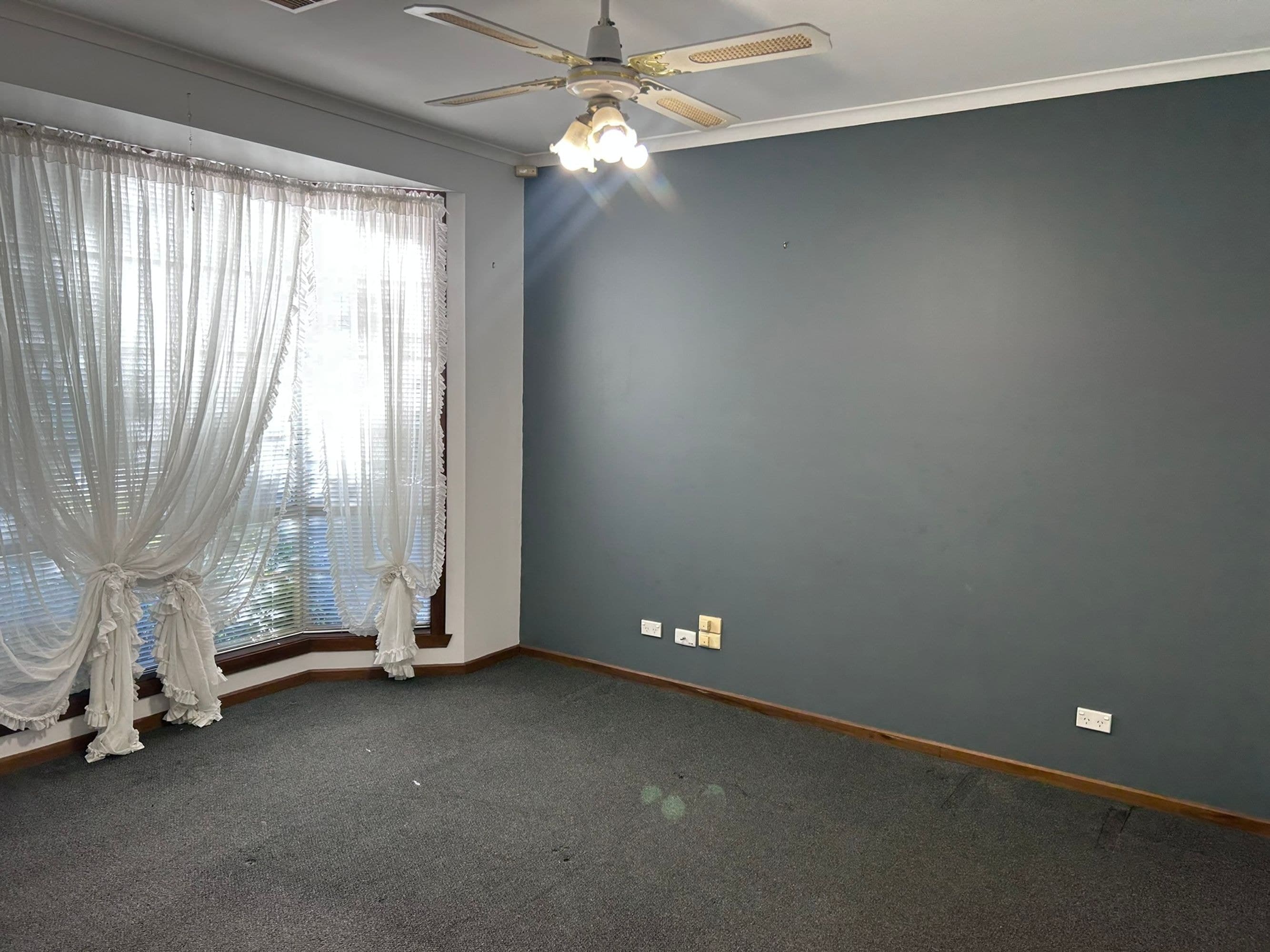 12 PROTEA COURT, Hoppers Crossing - Thumbnail 4