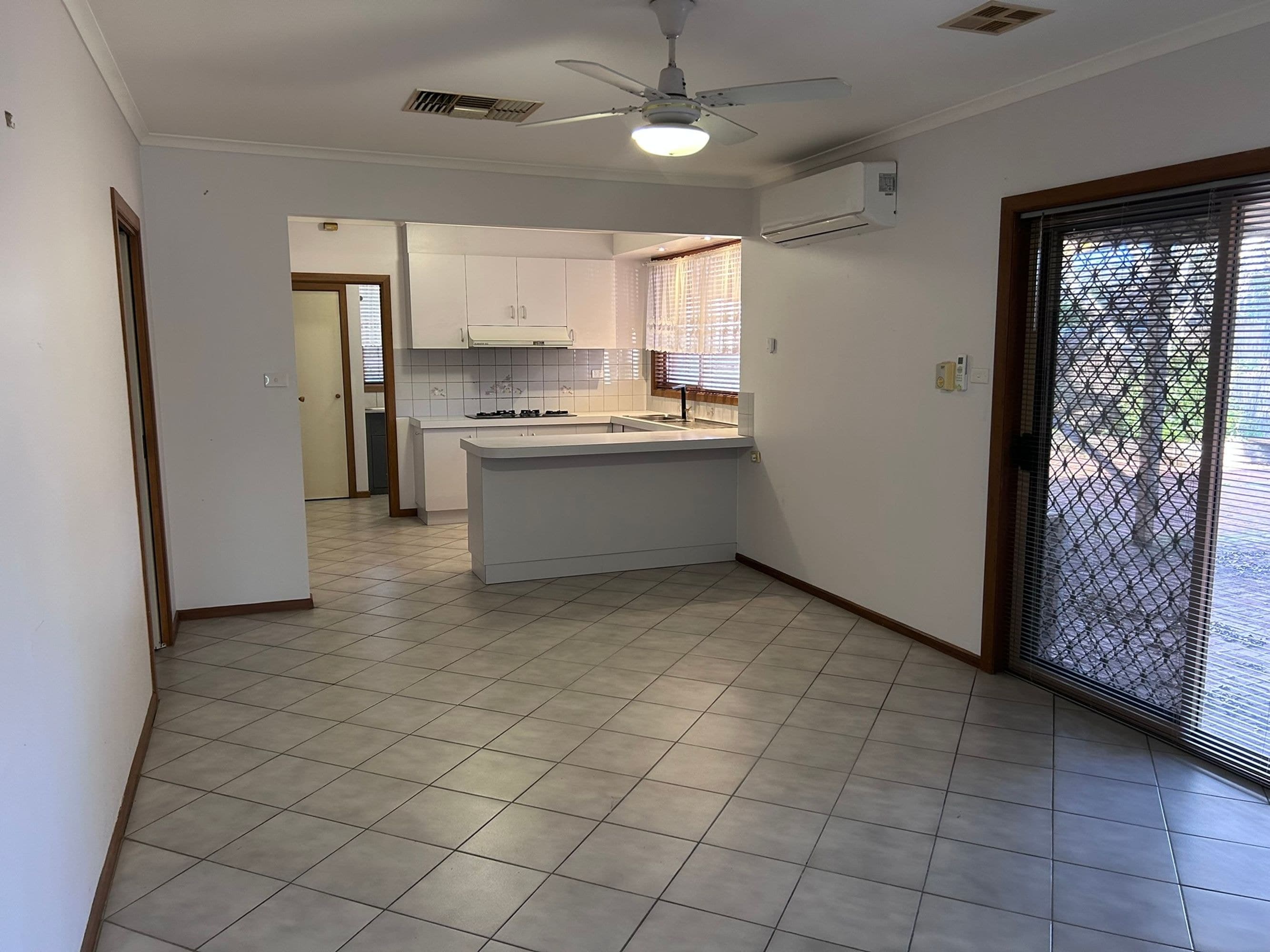 12 PROTEA COURT, Hoppers Crossing - Thumbnail 6