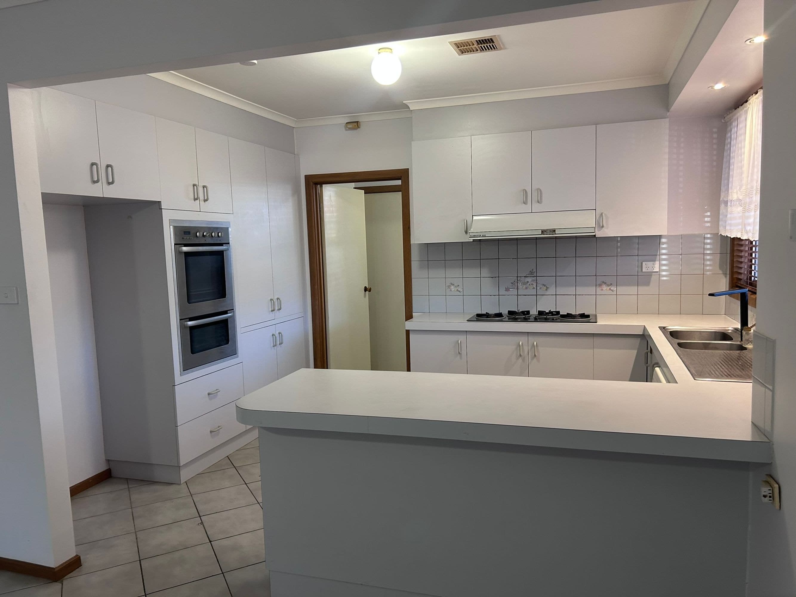 12 PROTEA COURT, Hoppers Crossing - Thumbnail 7