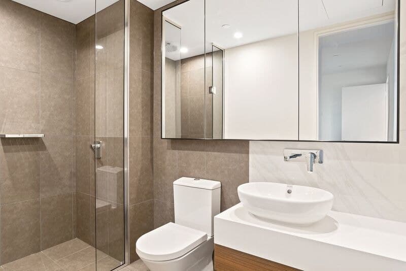 Unit 1020/555 St Kilda  Road, Melbourne - Thumbnail 2