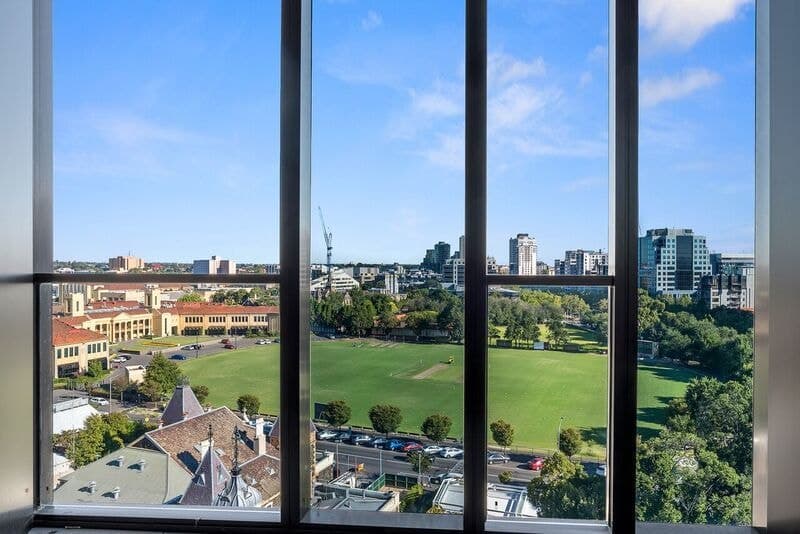 Unit 1020/555 St Kilda  Road, Melbourne - Thumbnail 4