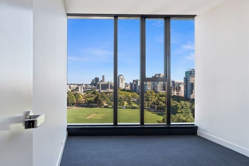 Unit 1020/555 St Kilda  Road, Melbourne - Thumbnail 5