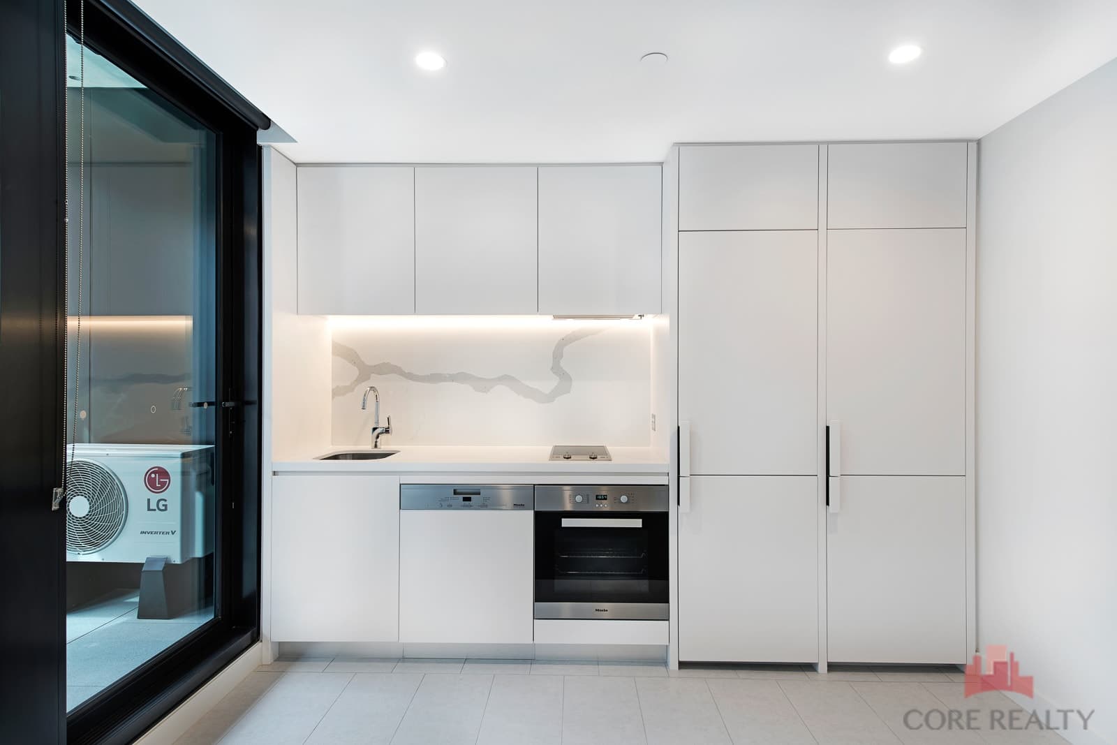 Unit 604/555 St Kilda  Road, Melbourne - Thumbnail 2