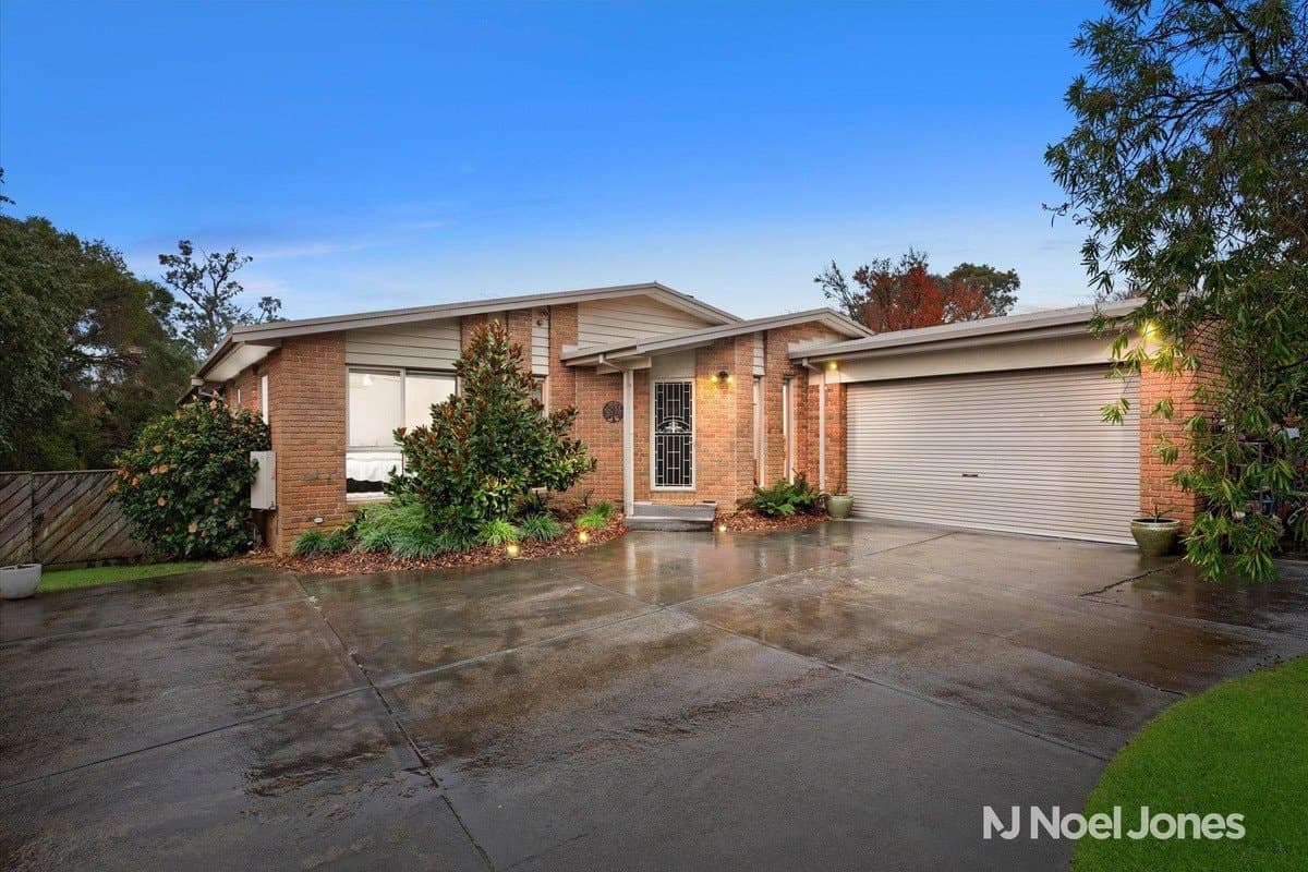 8 Senar Street, KILSYTH, Kilsyth - Image 1