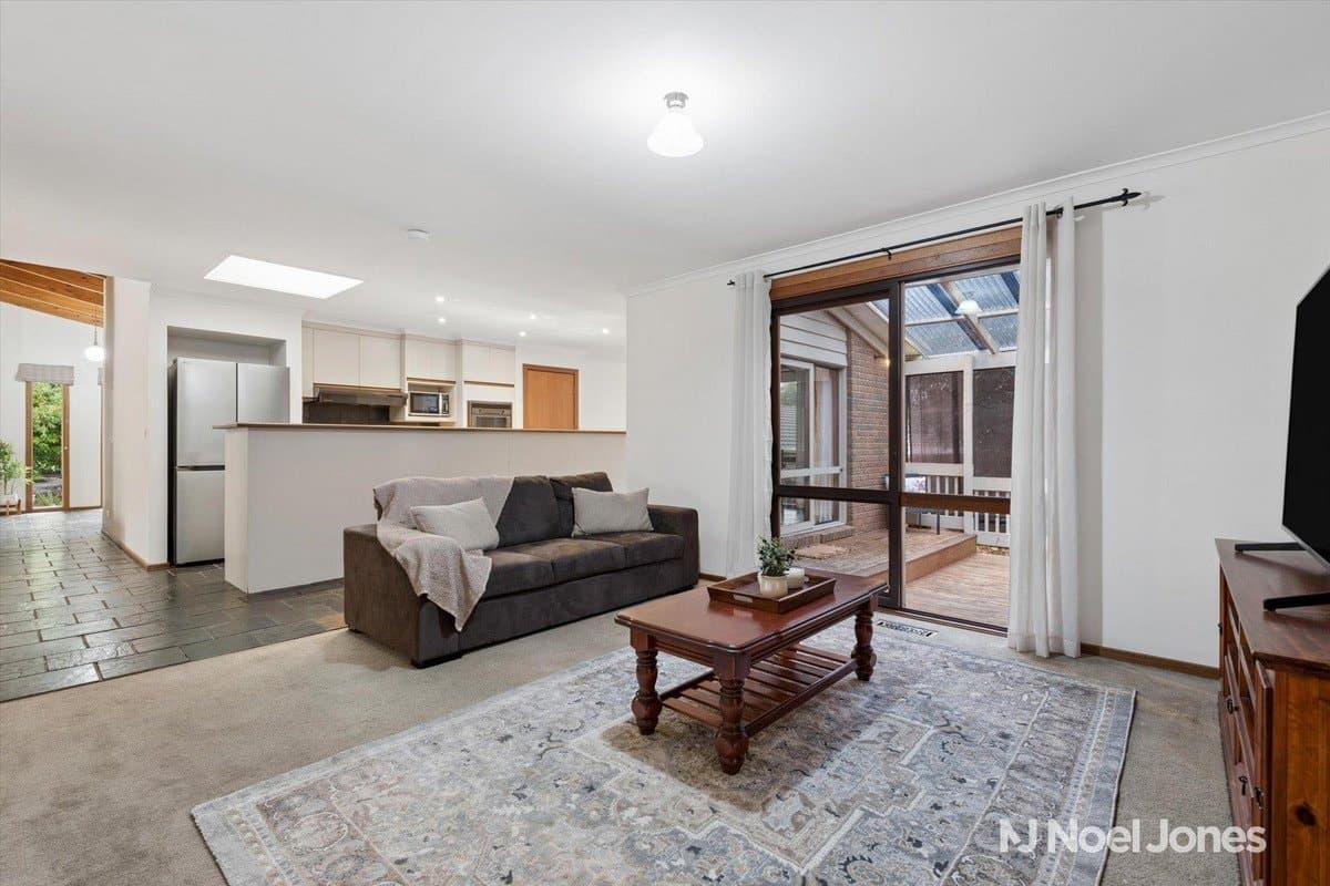 8 Senar Street, KILSYTH, Kilsyth - Thumbnail 5