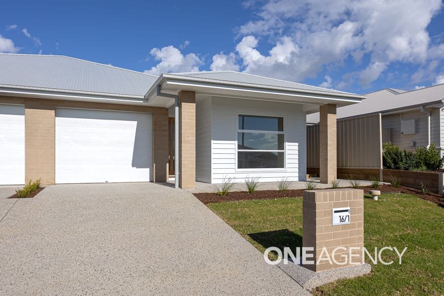 1/16 LAWRENCE Avenue, Gobbagombalin, NSW 2650, Gobbagombalin - Image 1