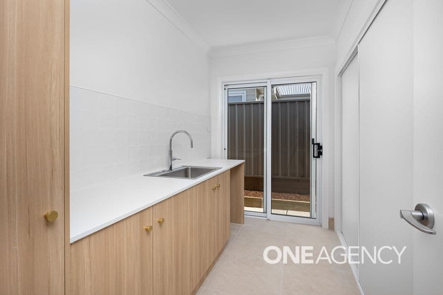 1/16 LAWRENCE Avenue, Gobbagombalin, Gobbagombalin - Thumbnail 5