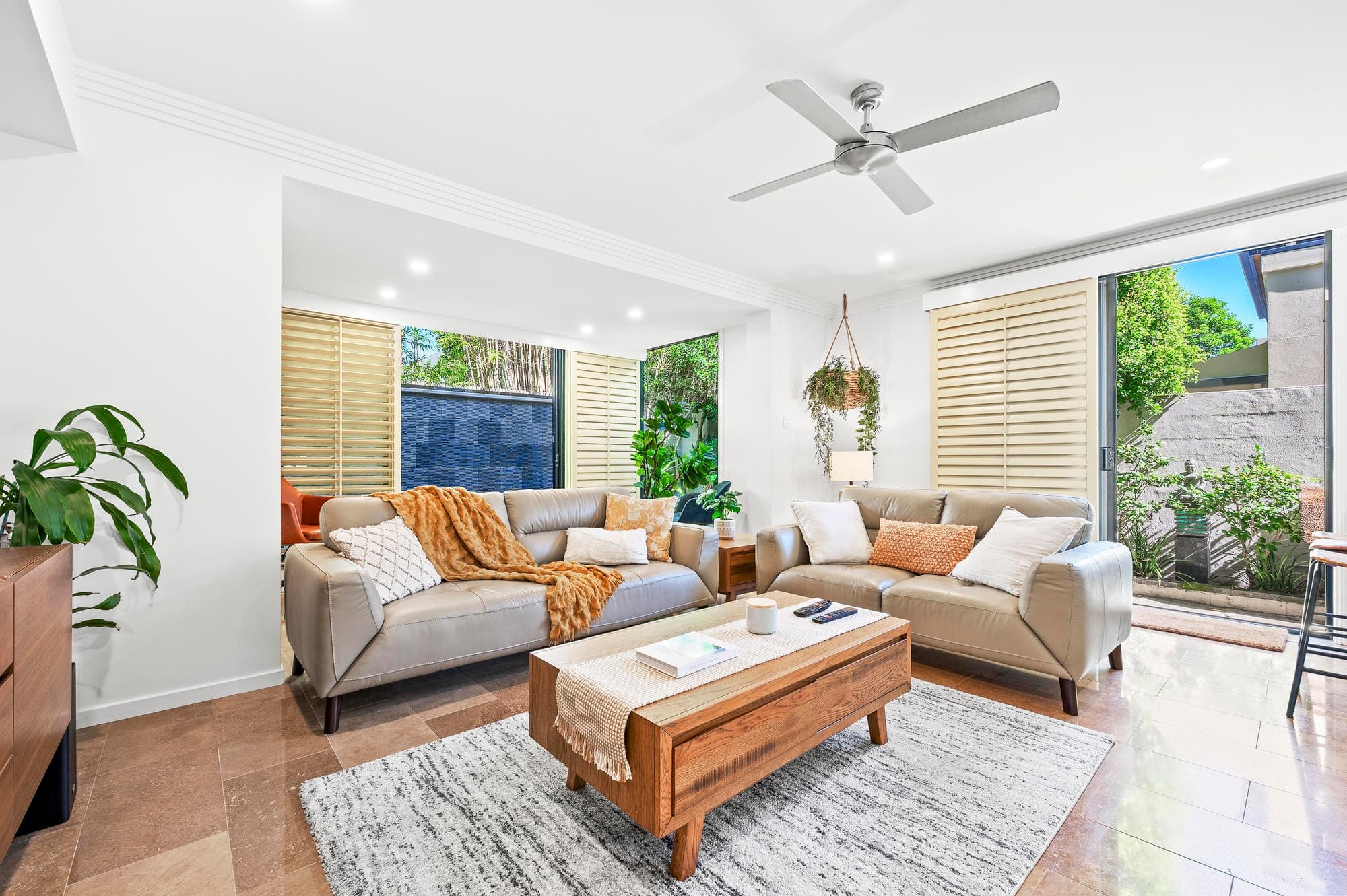 2/46 Cronin Avenue, Main Beach, QLD 4217, Main Beach - Thumbnail 6
