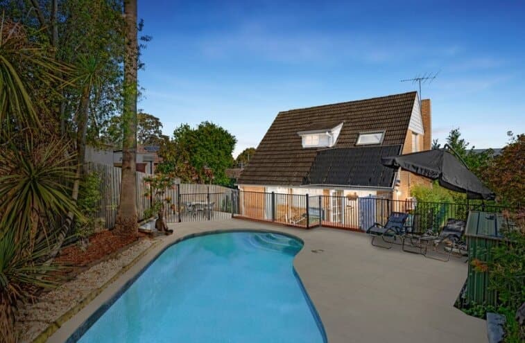 23 Oakpark Drive, Chadstone - Image 1