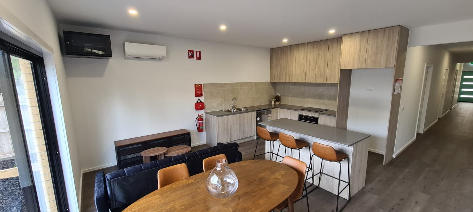 Room 9/8 Deborah Street, Werribee - Thumbnail 3