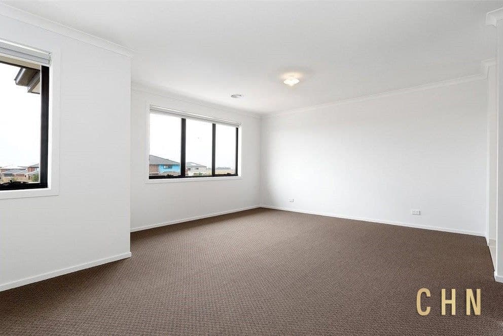 12 Walgett Street, Point Cook - Thumbnail 2