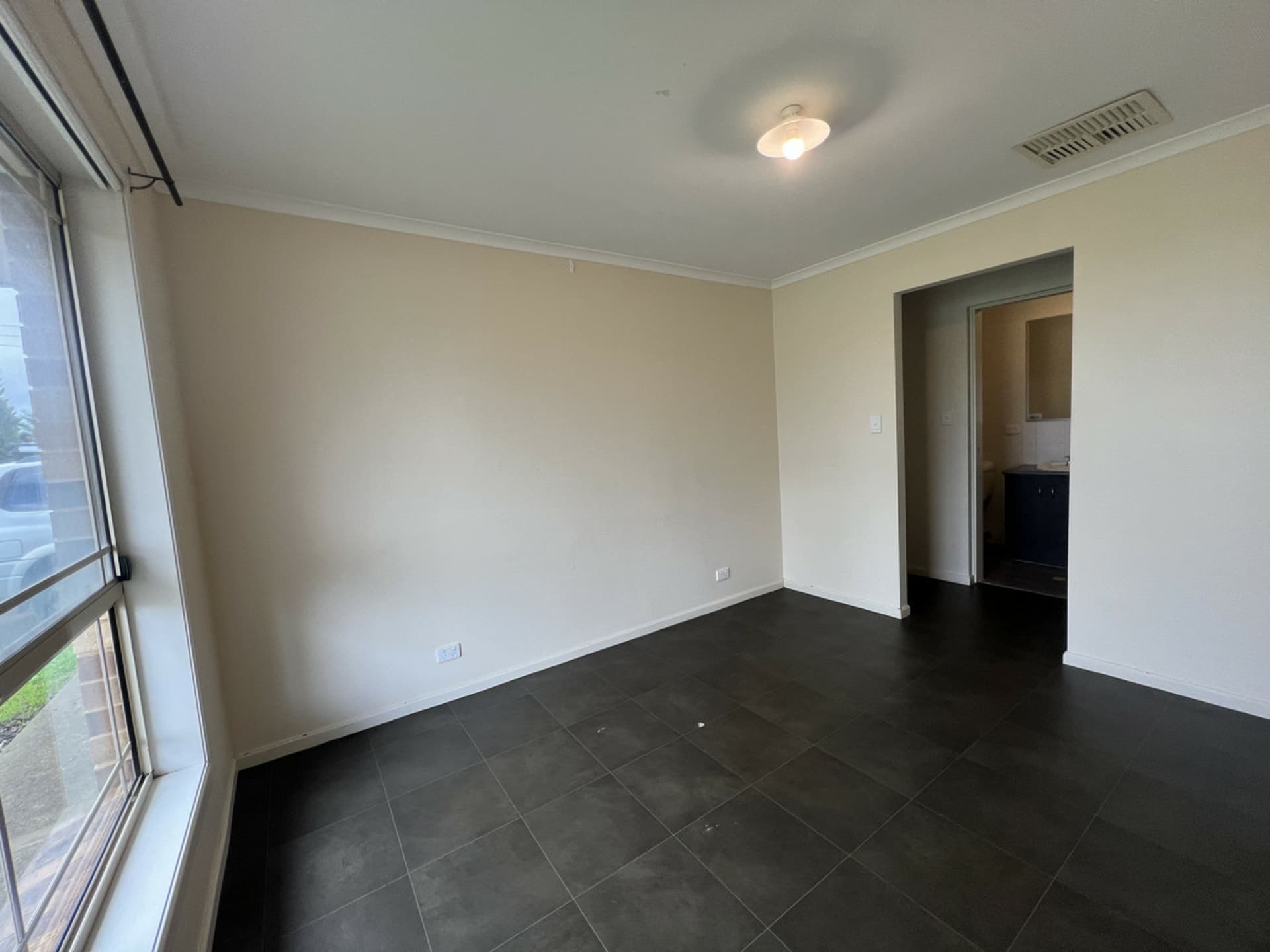 9 Mayflower Close, Davoren Park, Davoren Park - Thumbnail 4