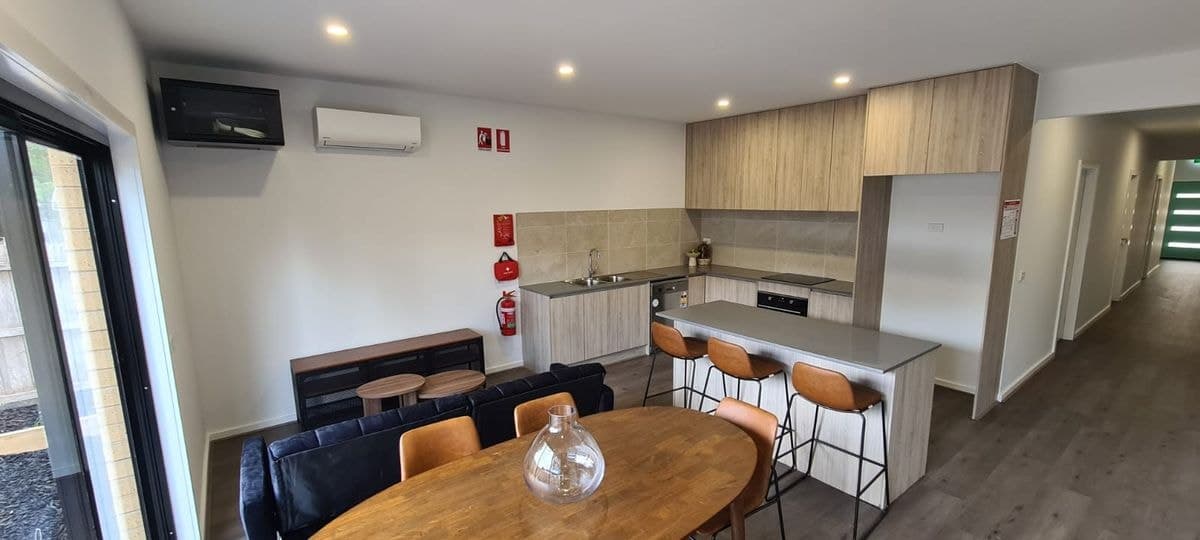 Room 4/8 Deborah Street, Werribee - Thumbnail 3