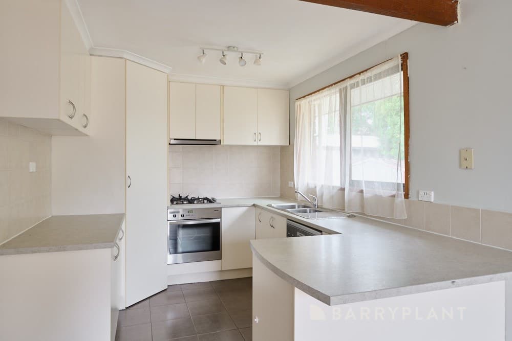 22 Garryowen Crescent, Narre Warren, VIC 3805, Narre Warren - Thumbnail 3