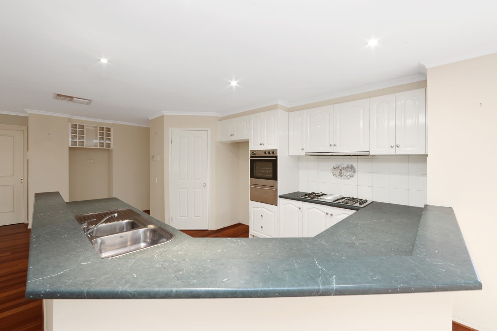 5 Halsbury Drive, Rowville, VIC 3178, Rowville - Thumbnail 4