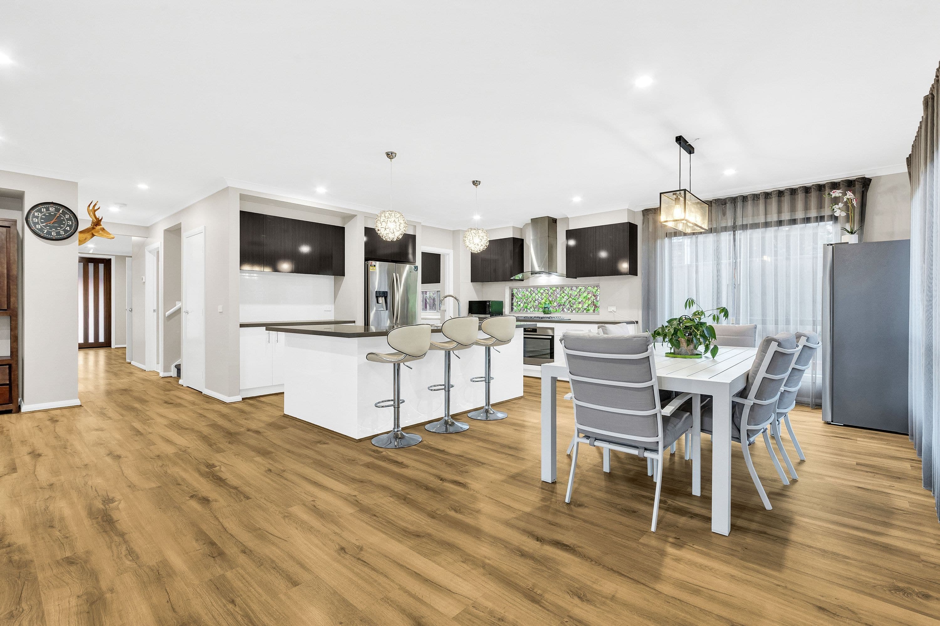 15 Raeburn Drive, Clyde North - Thumbnail 2