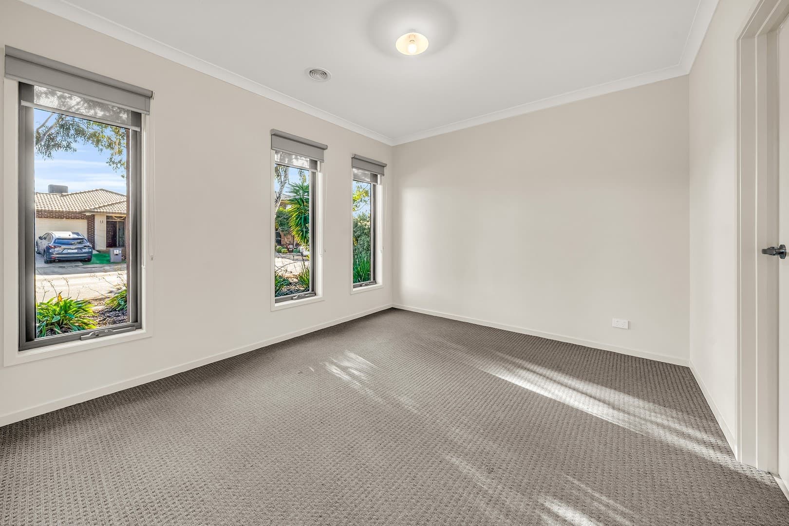 8 Arbour Avenue, Point Cook, VIC 3030, Point Cook - Thumbnail 4