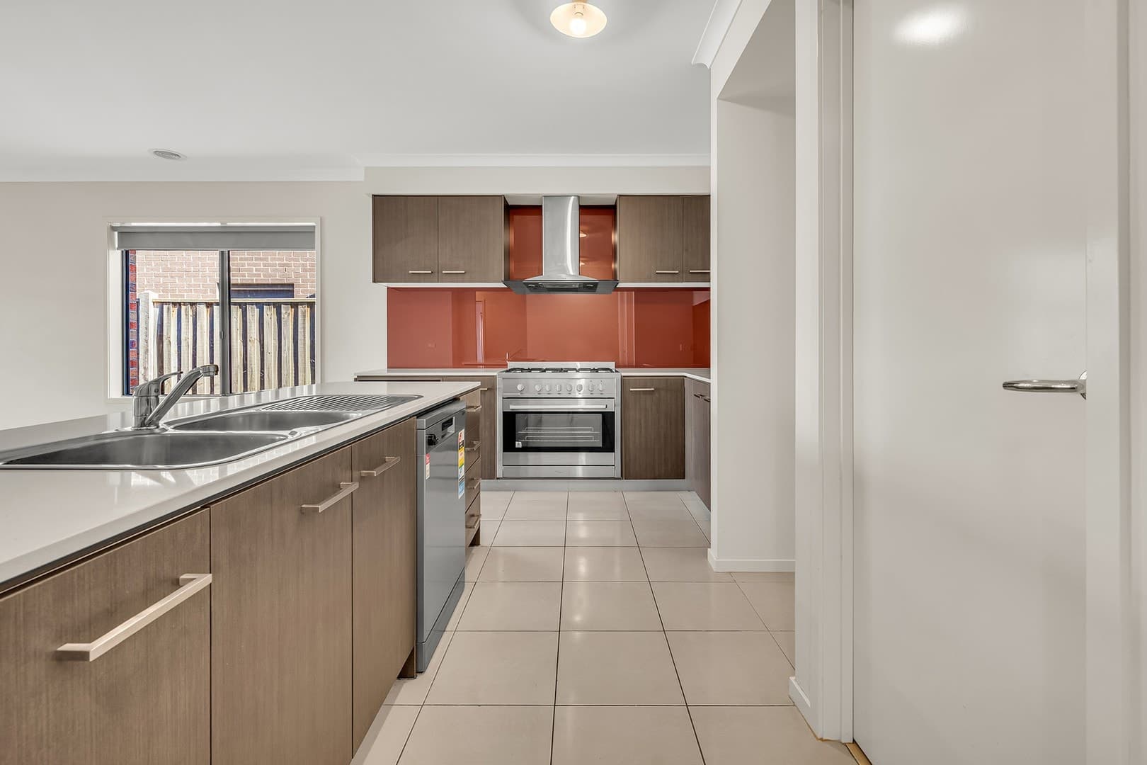 8 Arbour Avenue, Point Cook, VIC 3030, Point Cook - Thumbnail 5