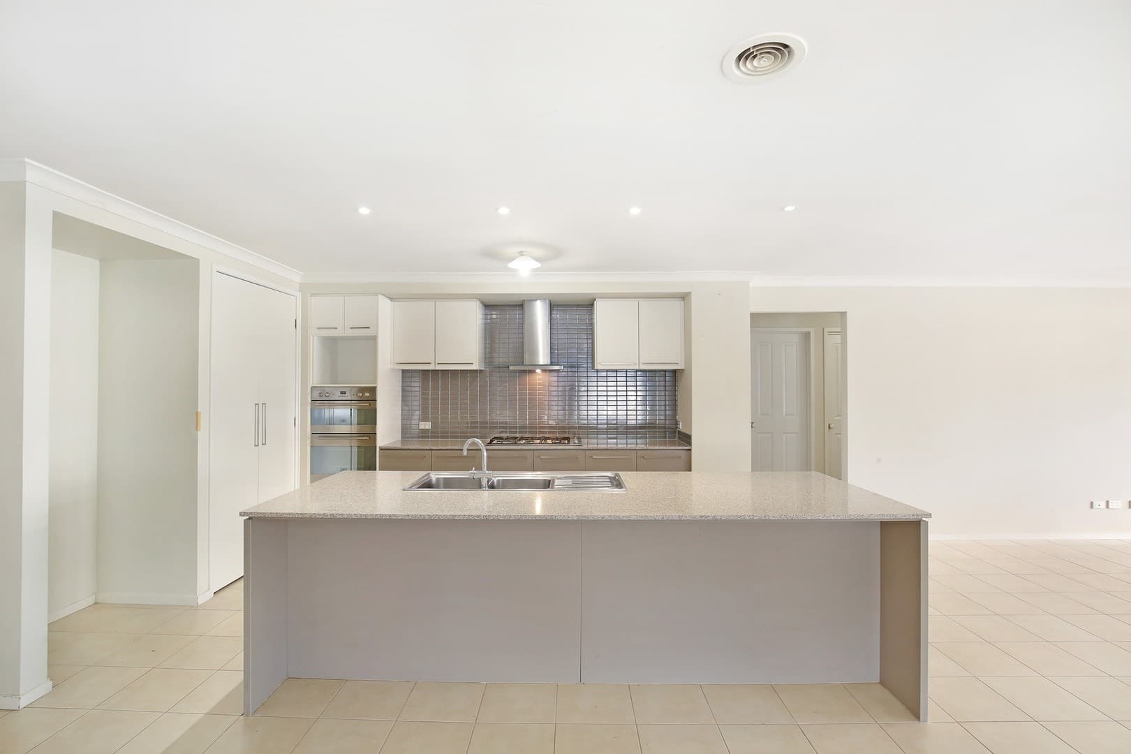 6 Boylan Walk, Bundoora, VIC 3083, Bundoora - Thumbnail 4