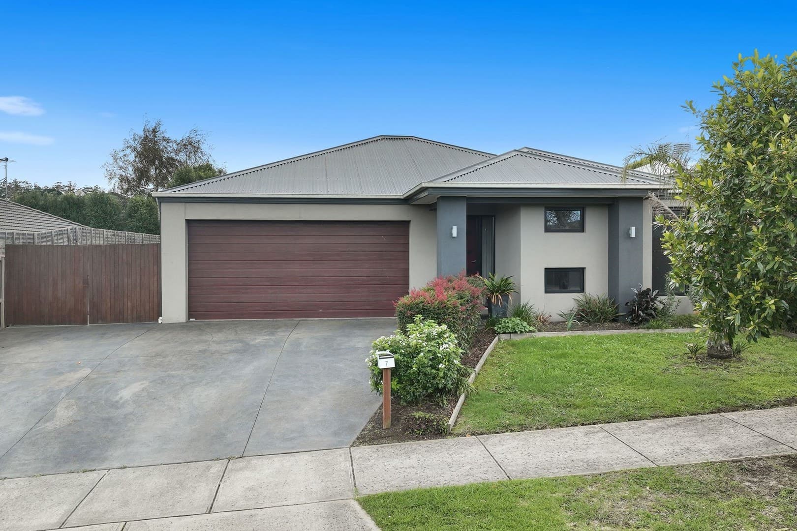 7 Golden Avenue, Warragul, VIC 3820, Warragul - Thumbnail 2
