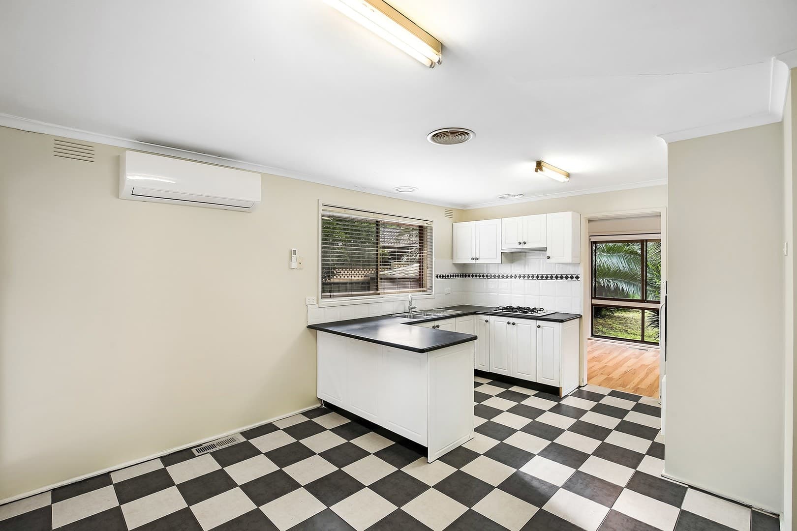16 Chisholm Court, Mill Park, VIC 3082, Mill Park - Thumbnail 2