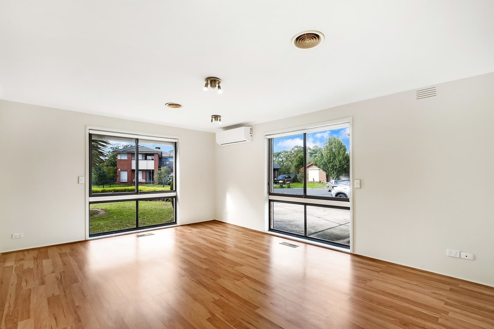 16 Chisholm Court, Mill Park, VIC 3082, Mill Park - Thumbnail 3