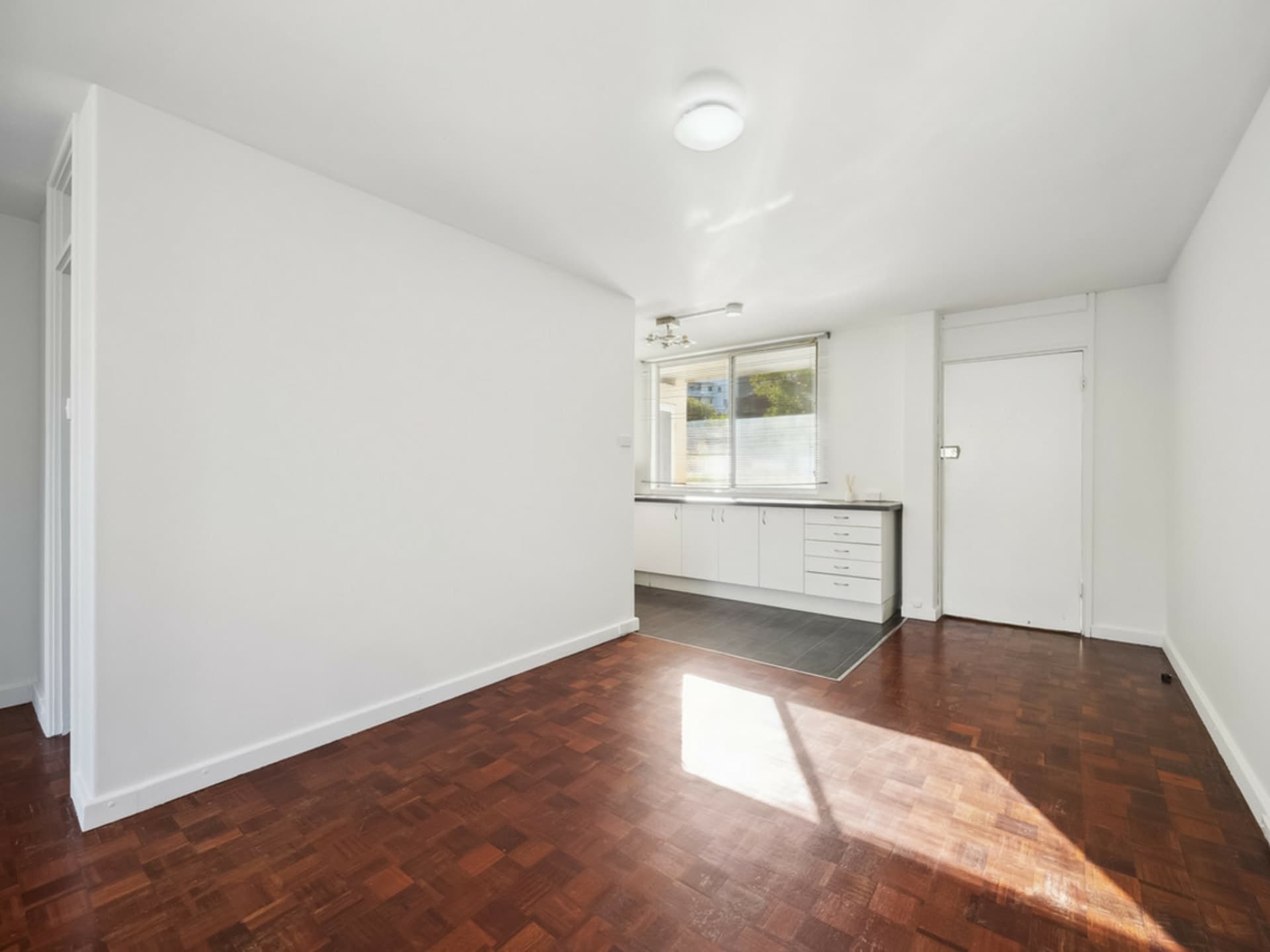 17/60-64 Forrest Avenue, East Perth, East Perth - Thumbnail 2