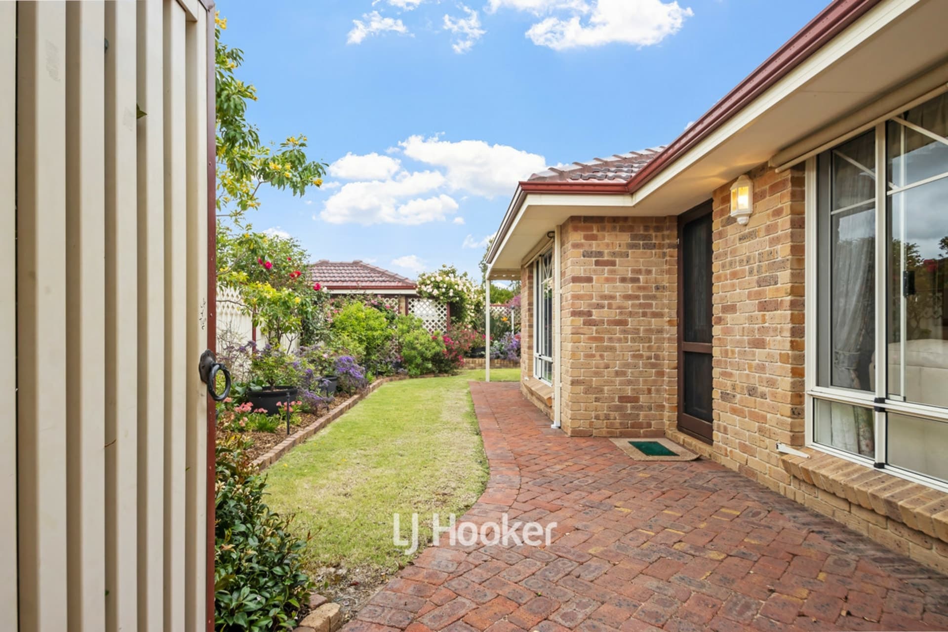 24A Butcherbird Court, Eaton, Eaton - Thumbnail 2
