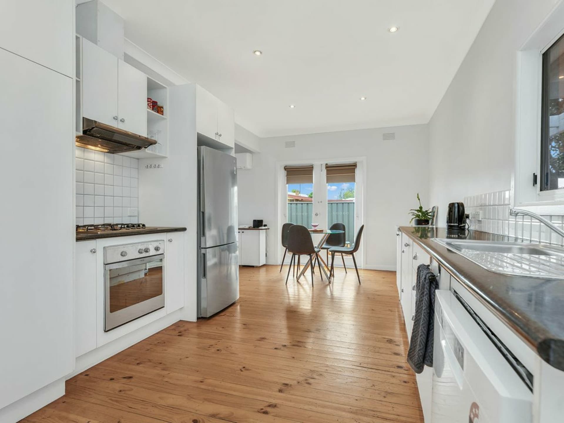 8 Pine Street Echuca VIC, Echuca - Thumbnail 4