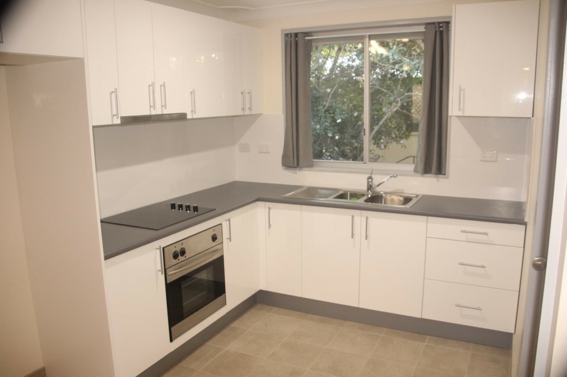 2/12 Sinclair Street, Gosford, Gosford - Thumbnail 2