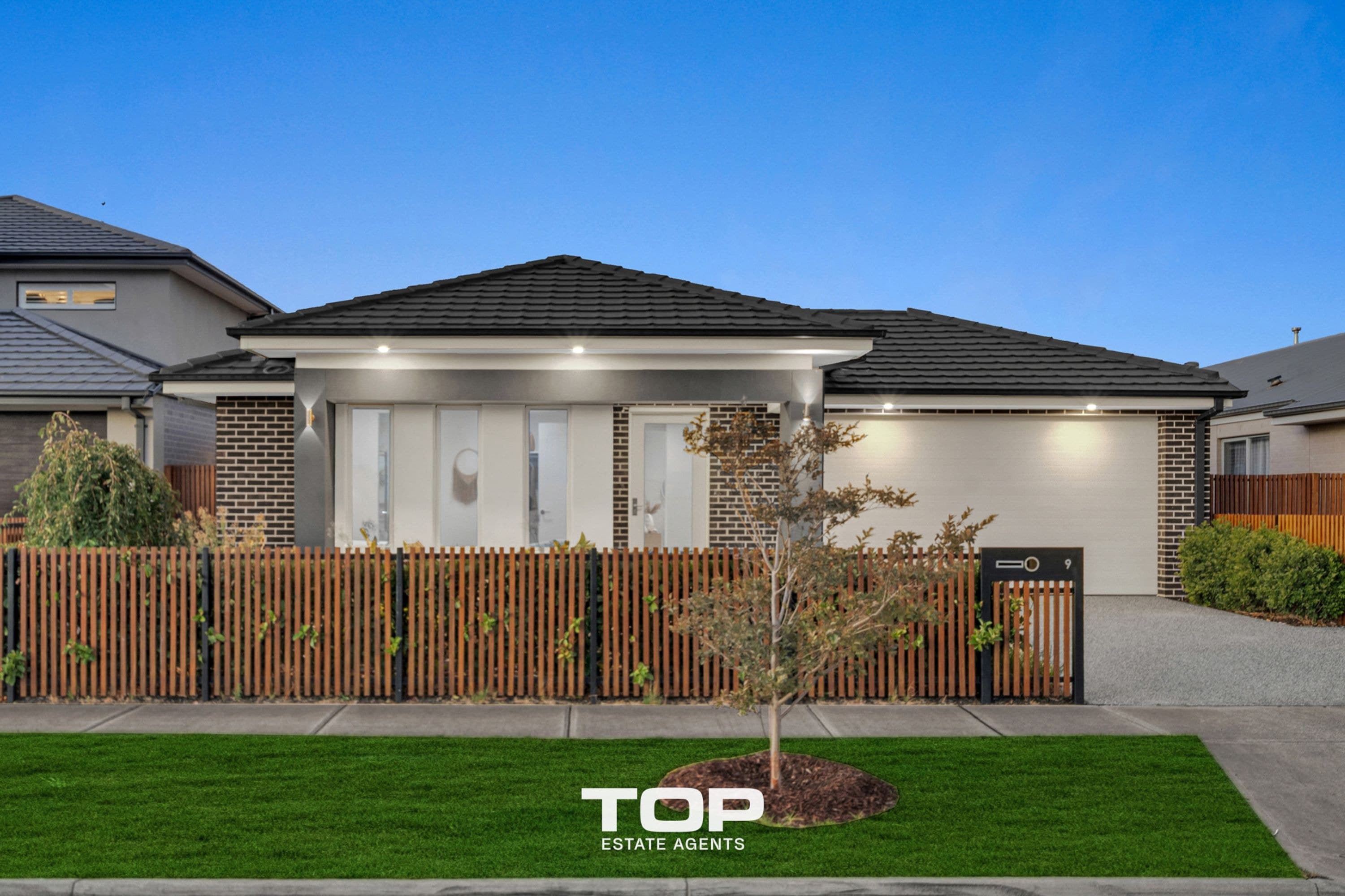 9 Grazing Way, Clyde North - Image 1