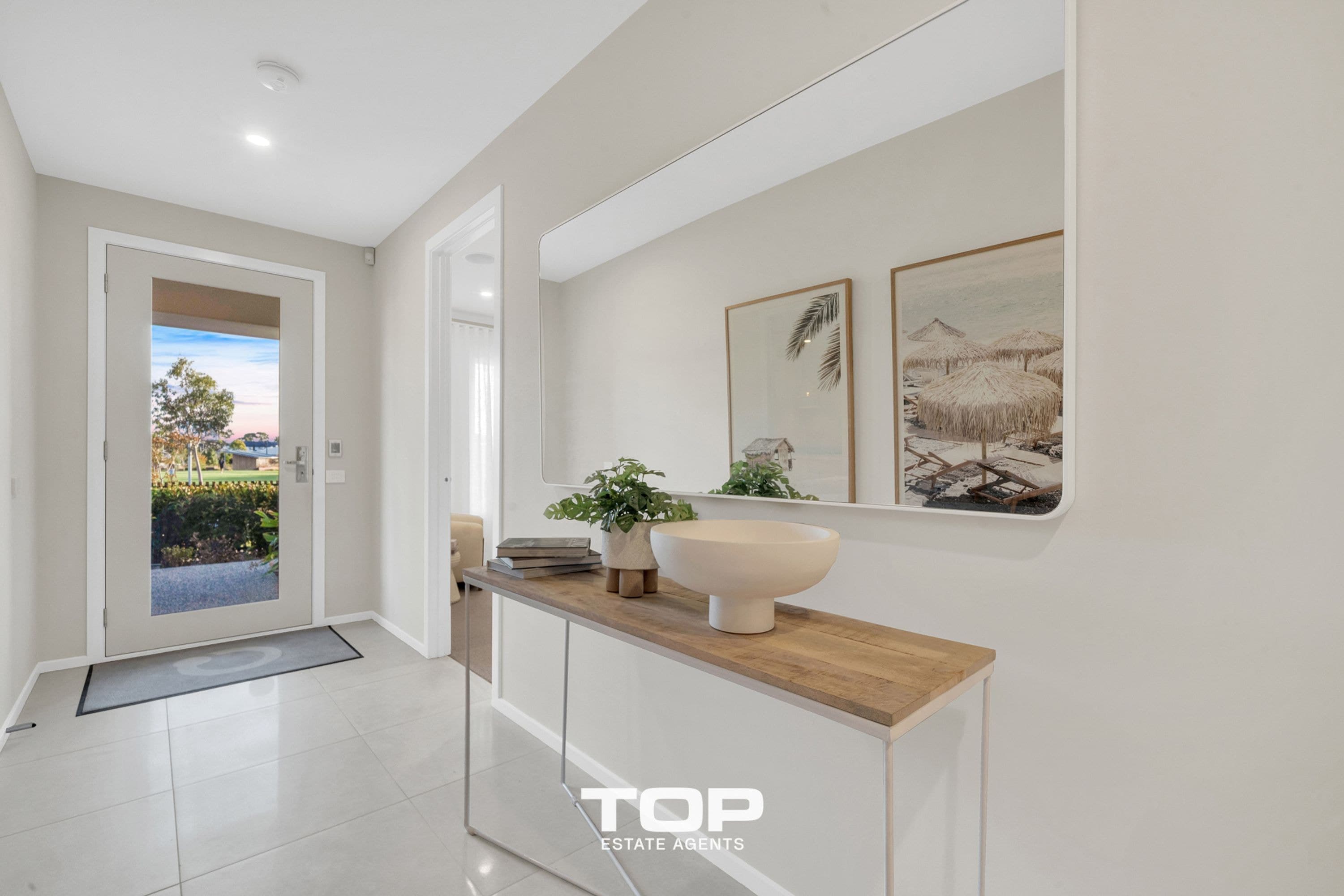 9 Grazing Way, Clyde North - Thumbnail 4